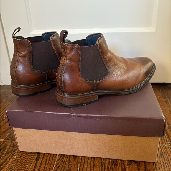 Johnston & Murphy Raleigh Chelsea Boot - Picture 2 of 6